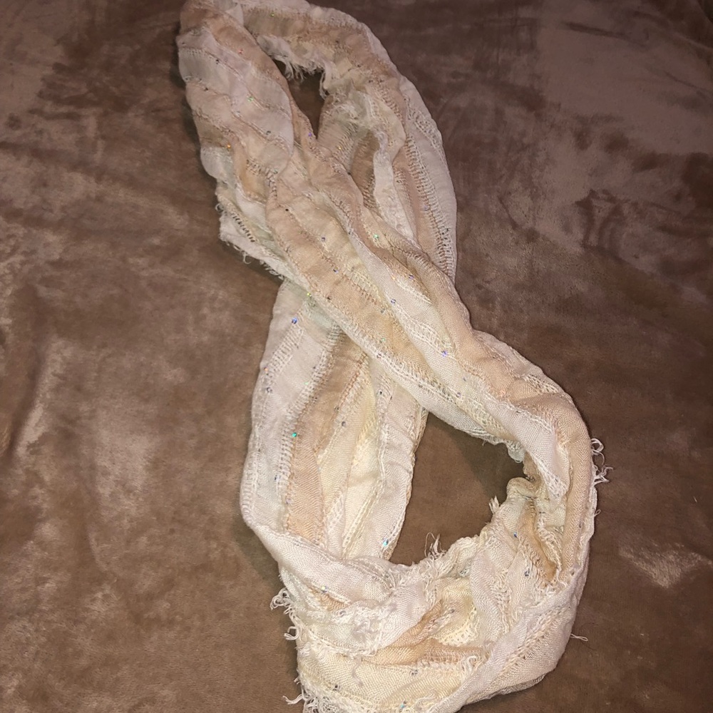 Loop scarf - Picture 11 of 11